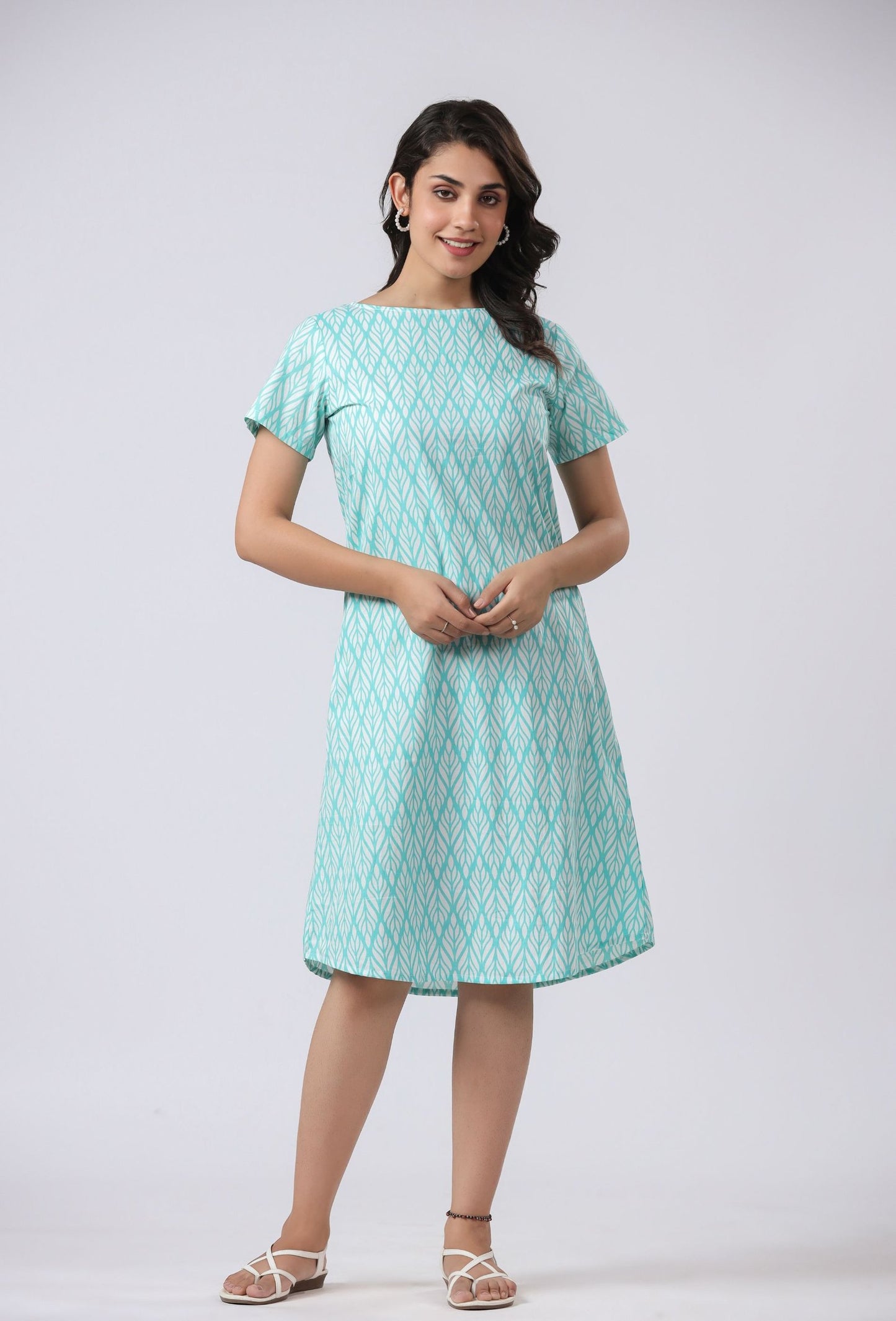 SUSTAINABLE BCI COTTON AQUA AND WHITE ROUND NECK BELOW KNEE NIGHT DRESS