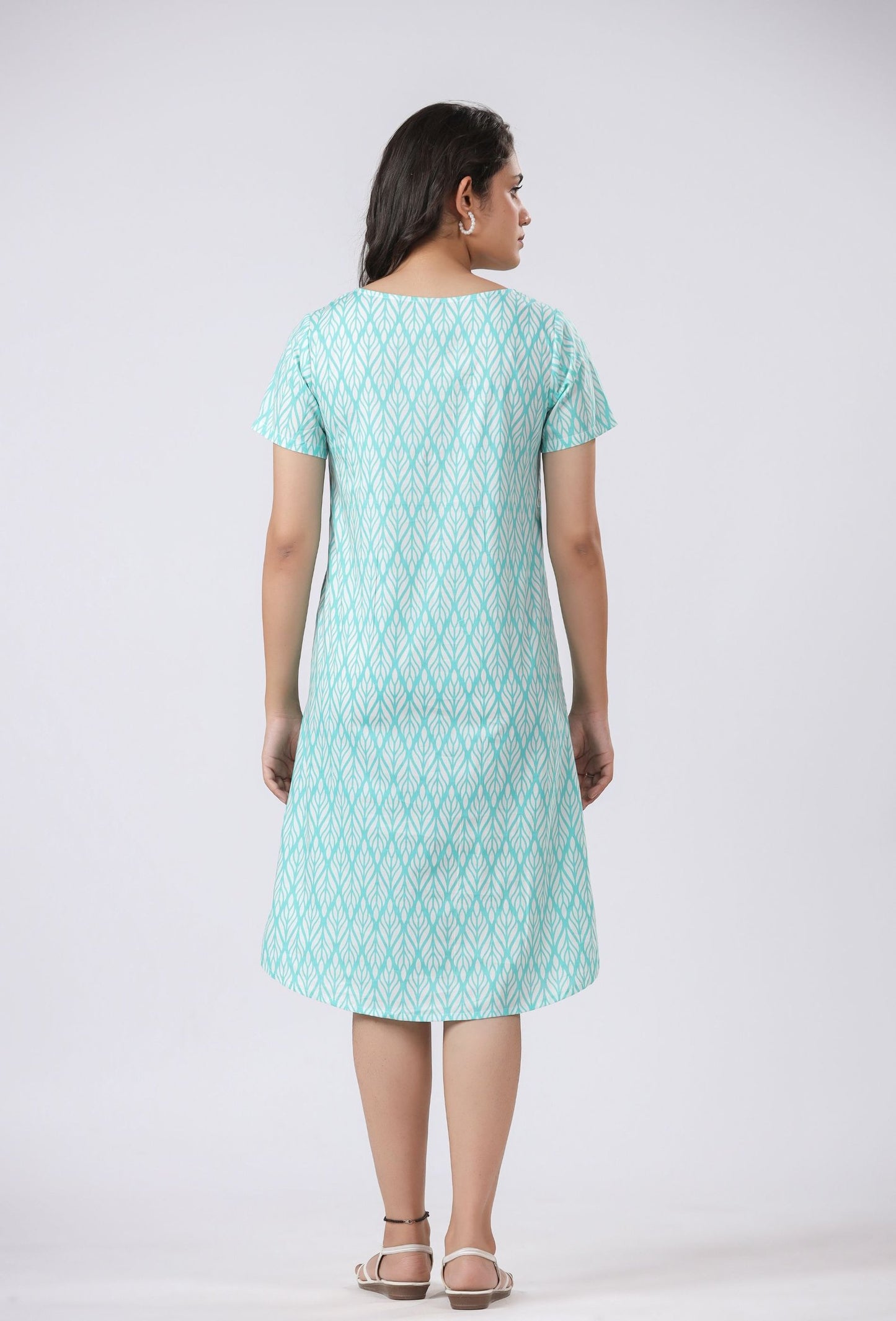 SUSTAINABLE BCI COTTON AQUA AND WHITE ROUND NECK BELOW KNEE NIGHT DRESS