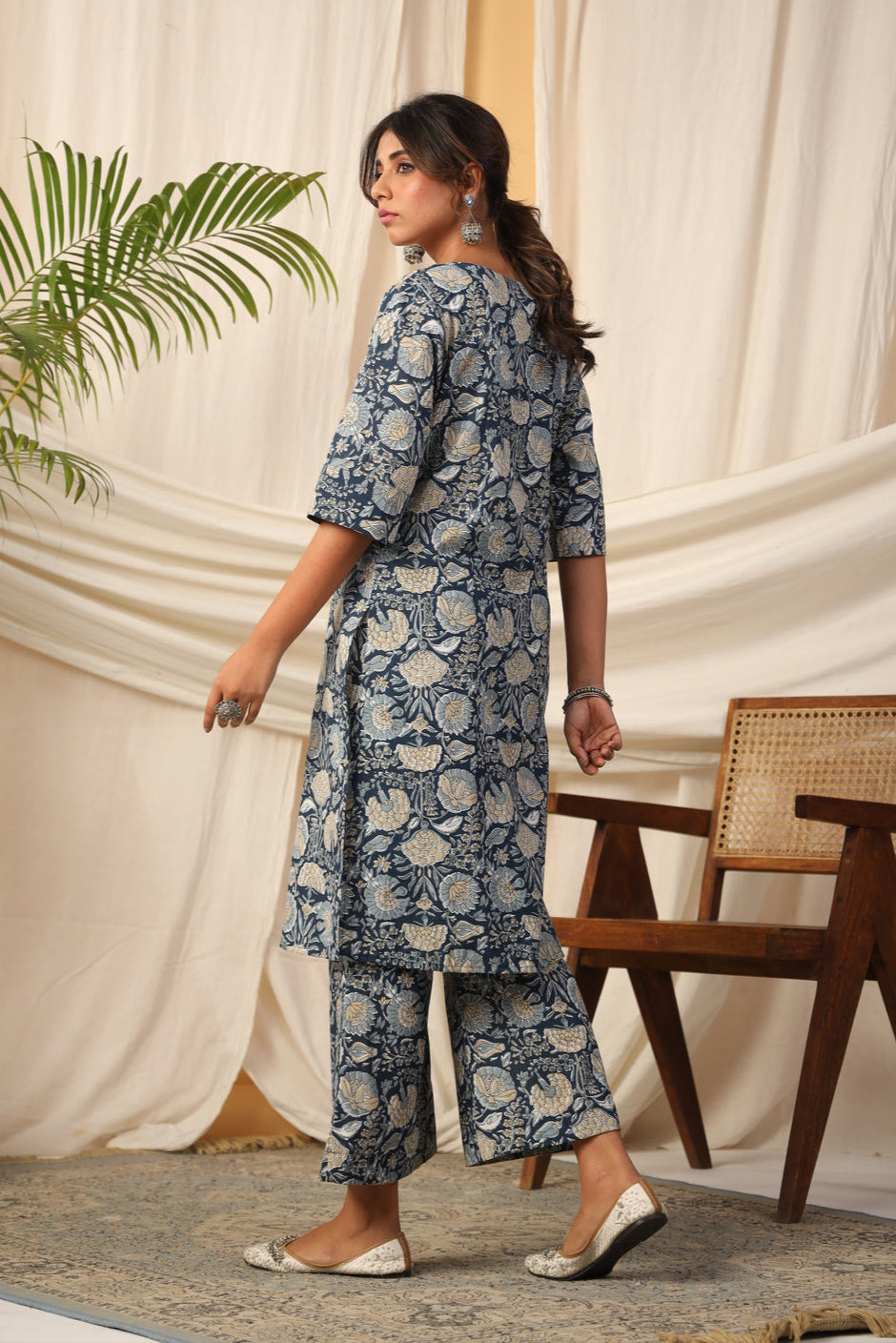 BLUE FLORAL PRINTED KURTA SET